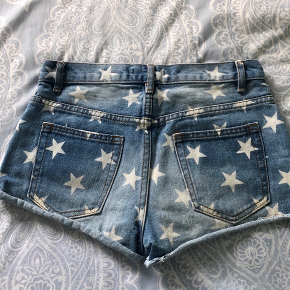 🦋Star pattern high waisted denim short🦋 - Picture 2 of 3